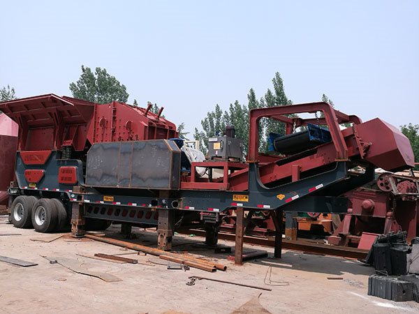 陜西小型移動(dòng)移動(dòng)破碎機(jī)站報(bào)價(jià)