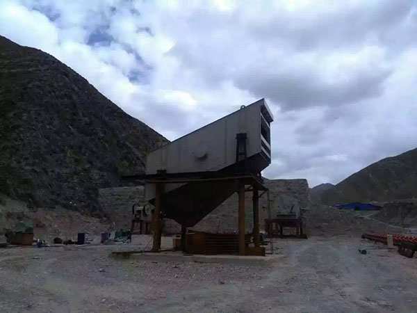 湖北半重錘破碎機(jī)多少錢一臺